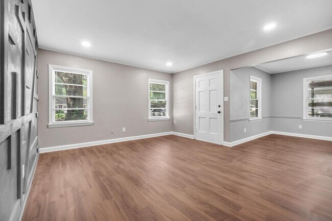 Building Photo - 1194 S Perkins Rd