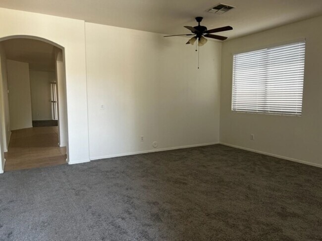 Building Photo - Beautiful Home in Power Ranch!