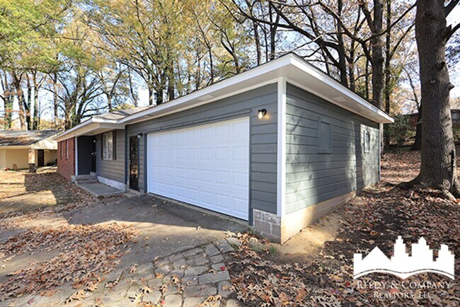 Building Photo - 3992 Cliffdale St