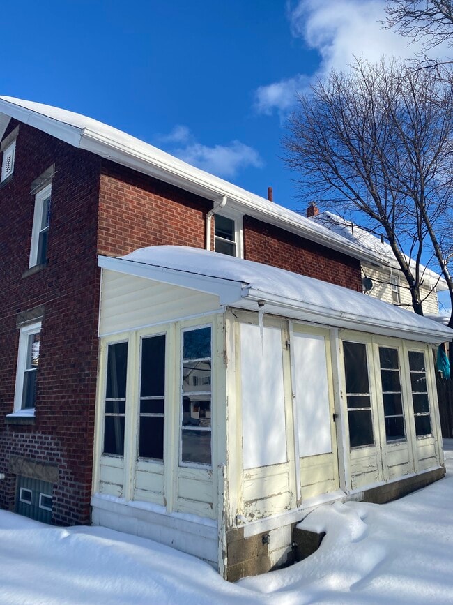 Building Photo - 333 E 28th St