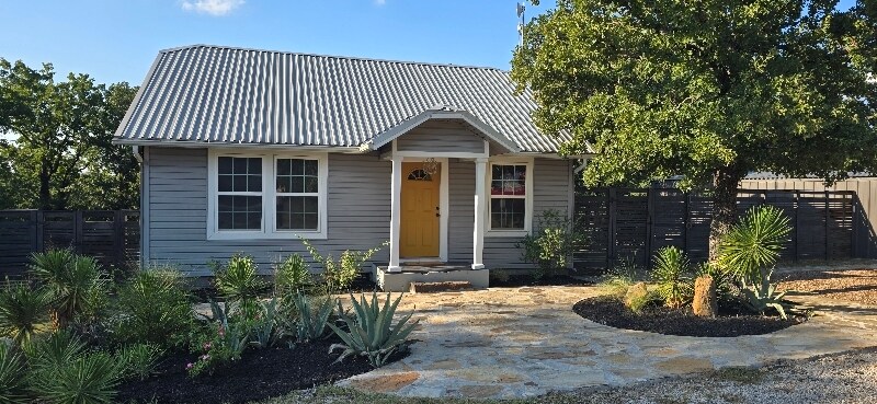 Primary Photo - 178 Woodcrest St