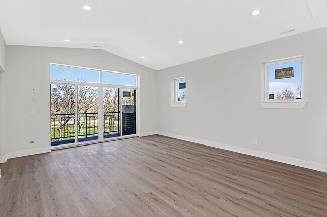 Foto del edificio - 623 E 60th St