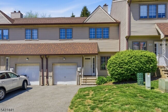 Foto del edificio - 11 Deer Hill Ct