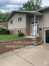 Building Photo - 1322 Meadowlark Dr