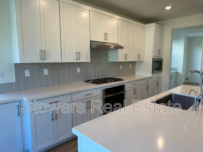 Building Photo - 6872 Seraphina Dr