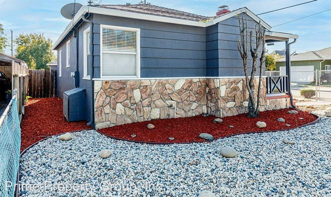 Foto del edificio - 2 br, 1 bath House - 2100 105th Avenue