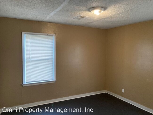 Building Photo - 2 br, 1 bath House - 821 Gracewood St.