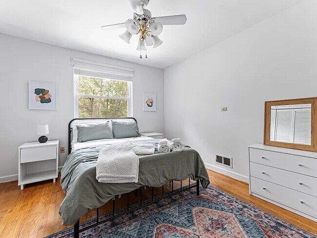 Foto del edificio - 4140 Timberlane Dr