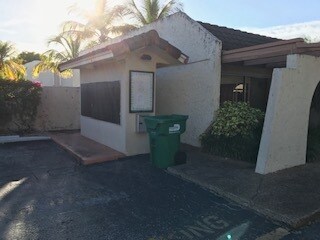 Mailbox and Pool Entrance - 6526 Kendale Lakes Dr