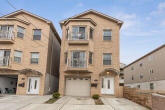 Building Photo - 496 Liberty Ave