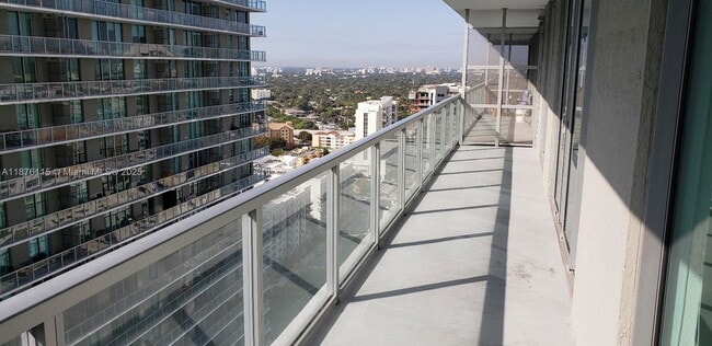 Building Photo - 1111 SW 1st Ave