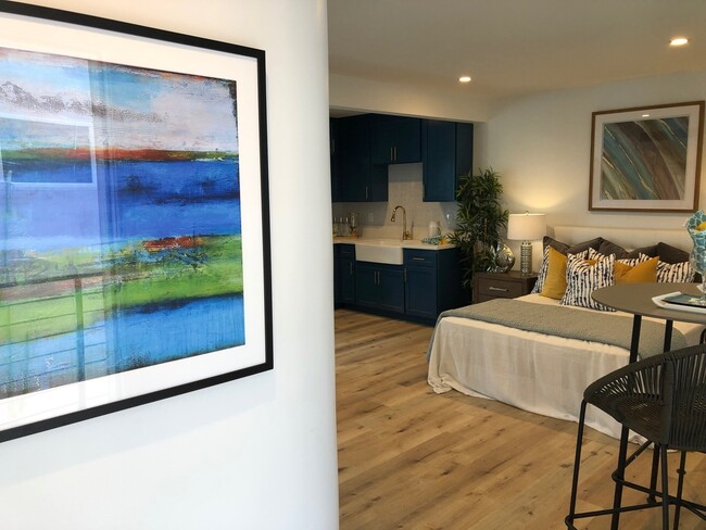 Building Photo - Beautiful Studio Apartment in Belmont Shor...