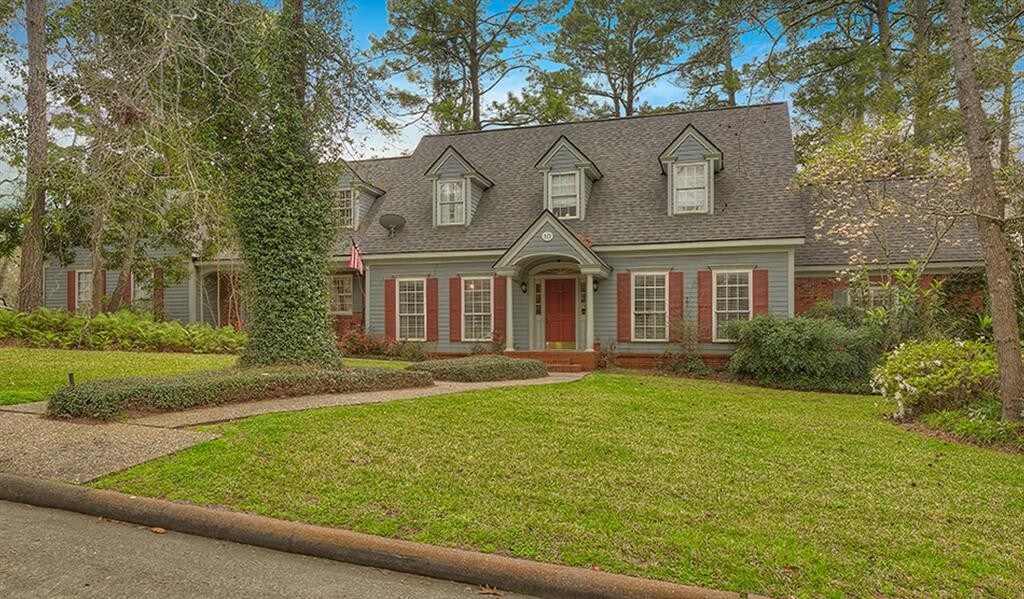 Primary Photo - 10 Royal Dalton Cir