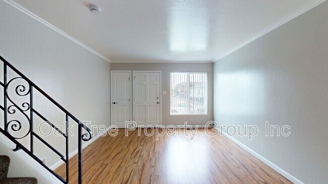 Foto del edificio - 2377 Downer Ave