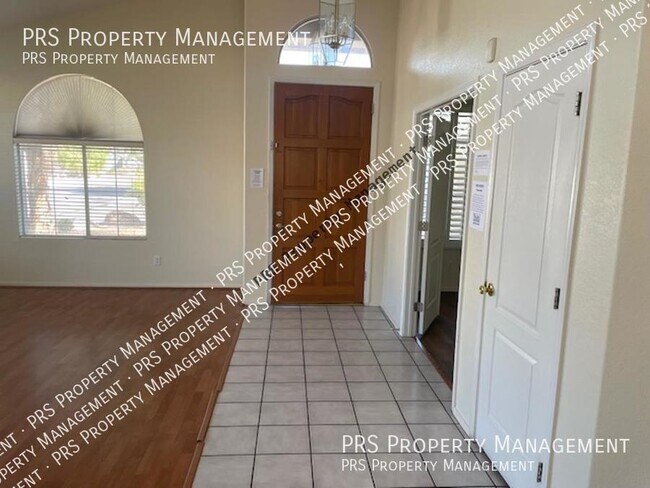 Building Photo - Price Reduced