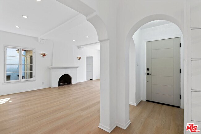 Foto del edificio - 900 S Wooster St