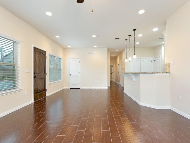 Building Photo - 2304 S Lakeline Blvd