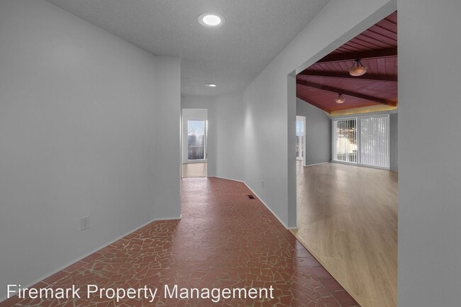 Building Photo - 3 br, 3 bath House - 221 Peach Valley Point