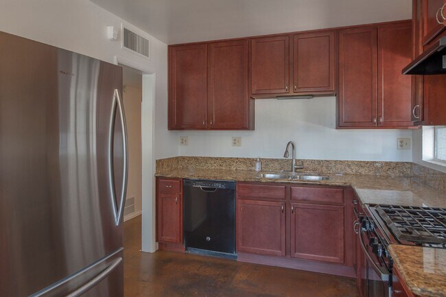 Foto del edificio - 4456 E Campbell Ave