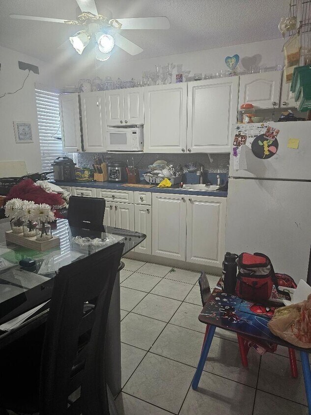 Foto del edificio - 6538 W 2nd Ct