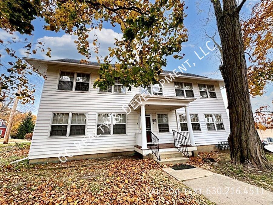 Primary Photo - ***WALK TO DOWNTOWN ST. CHARLES / 1BDRM - ...