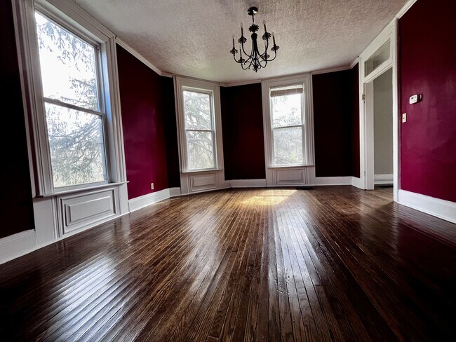 Foto del edificio - 49241 Little McMahon Creek Rd
