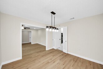 Building Photo - 25511 Many Oak Dr