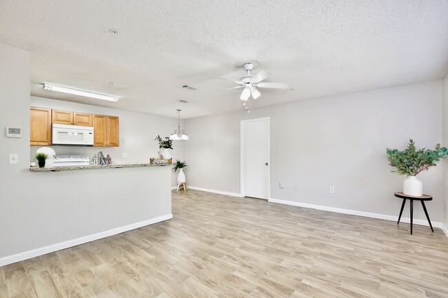 Building Photo - The Landings Condominiums