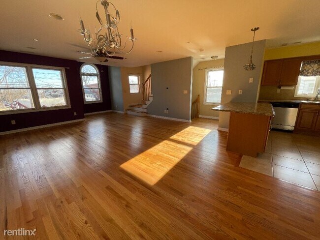 Building Photo - 2 br, 2 bath Condo - 43 Schuyler Ave 105 U...