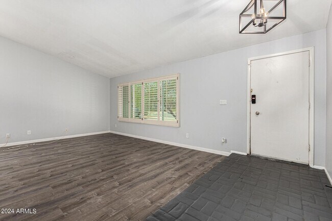 Foto del edificio - 12219 N 26th Pl