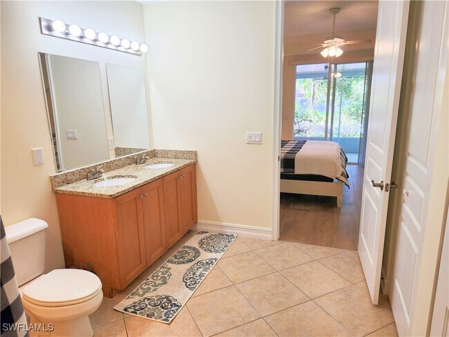Foto del edificio - 4420 Bonita Beach Walk Dr