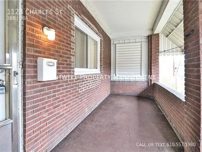 Photo - 1123 Charles St House