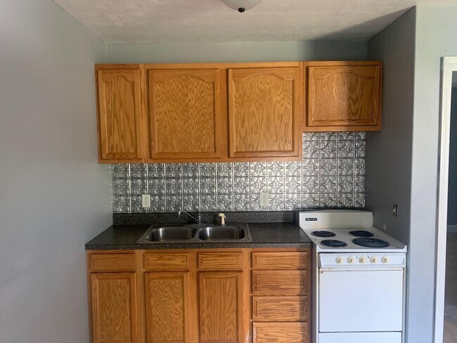 Foto del edificio - 5340 Beechwood Dr