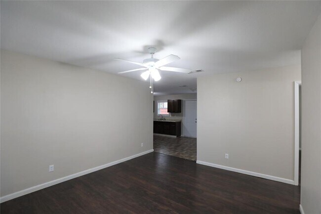 Building Photo - 714 Parker Cir