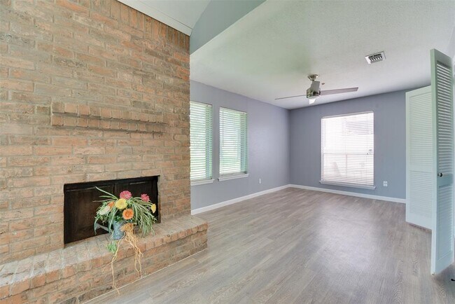 Building Photo - 7811 Bateman Ln