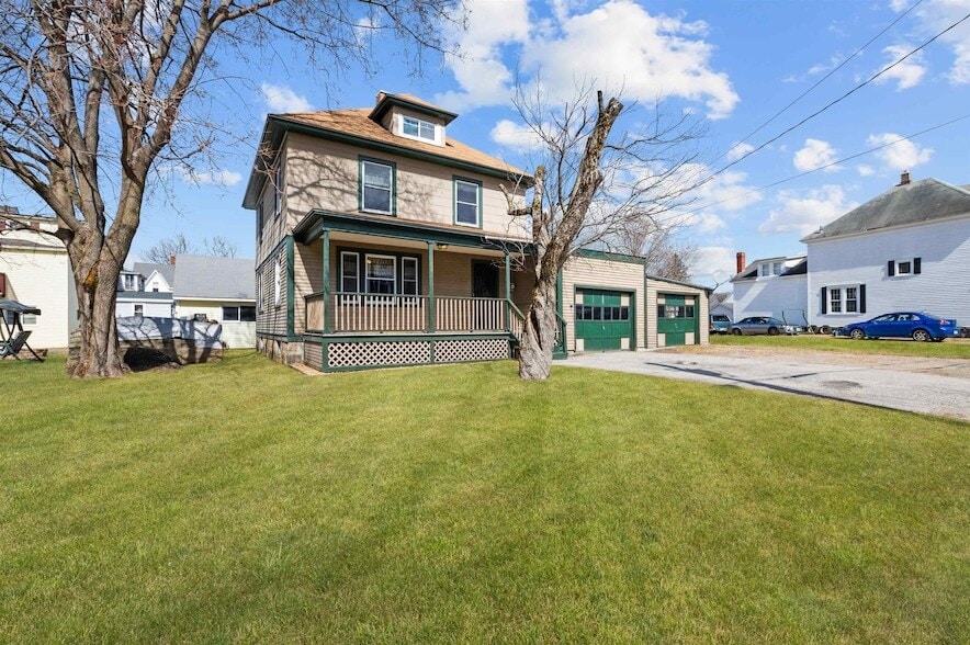Primary Photo - 26 Viking St