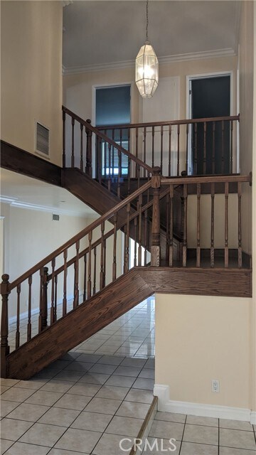 Building Photo - 2128 W Chalet Ave
