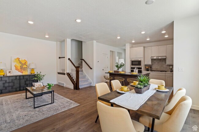 Building Photo - 10078 Loblobby Ln