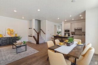 Building Photo - 10078 Loblobby Ln