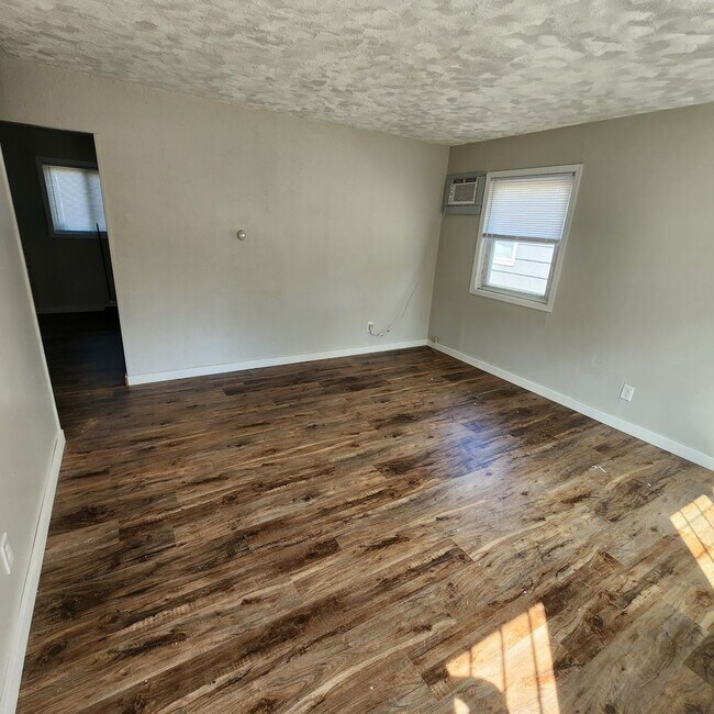 Building Photo - Miller Beach Nearby - Aetna Living