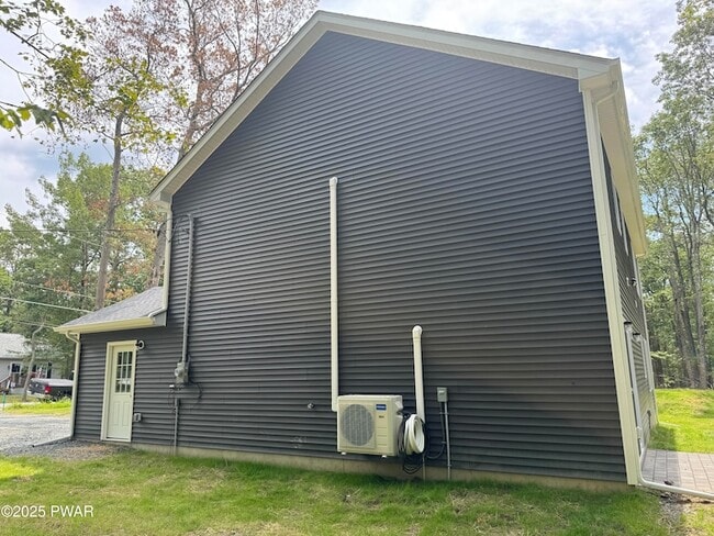 Building Photo - 125 Cobblestone Dr