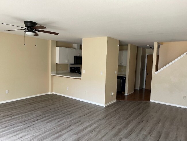 Building Photo - 4906 43rd Ln SE