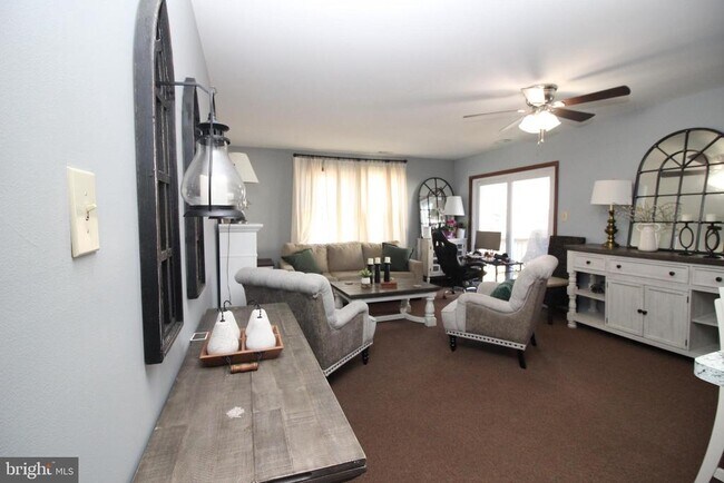 Foto del edificio - 214 Spring House Ln