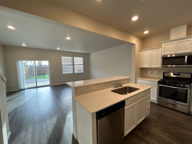 Foto del edificio - 3 Bedroom / 2.5 Bathroom Townhouse in NW Redmond