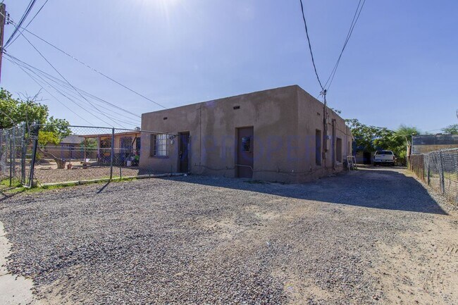 Foto del edificio - Cute 3 Bed home with fenced yard
