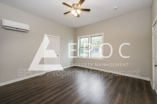 Building Photo - 2309 8th St
