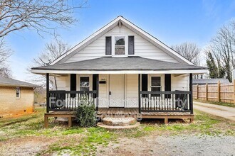Building Photo - 3813 Southdale Ave