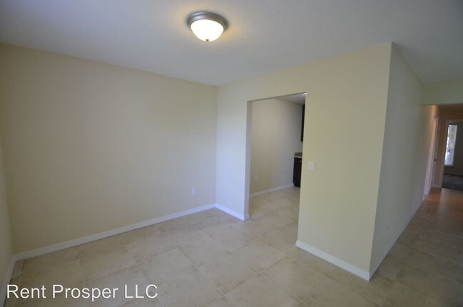 Building Photo - 2 br, 2 bath House - 4184 Versailles Dr #D