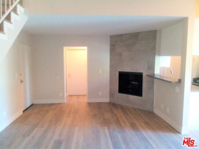 Building Photo - 11230 Camarillo St
