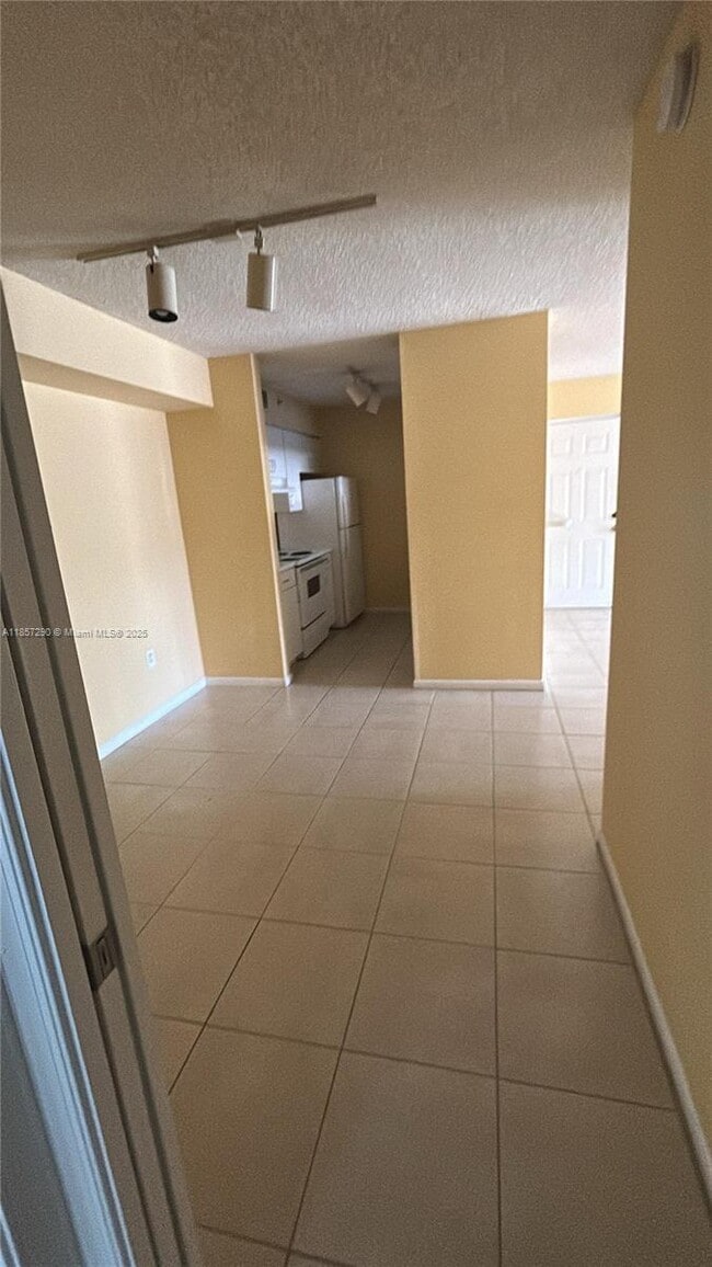 Foto del edificio - 2103 Renaissance Blvd